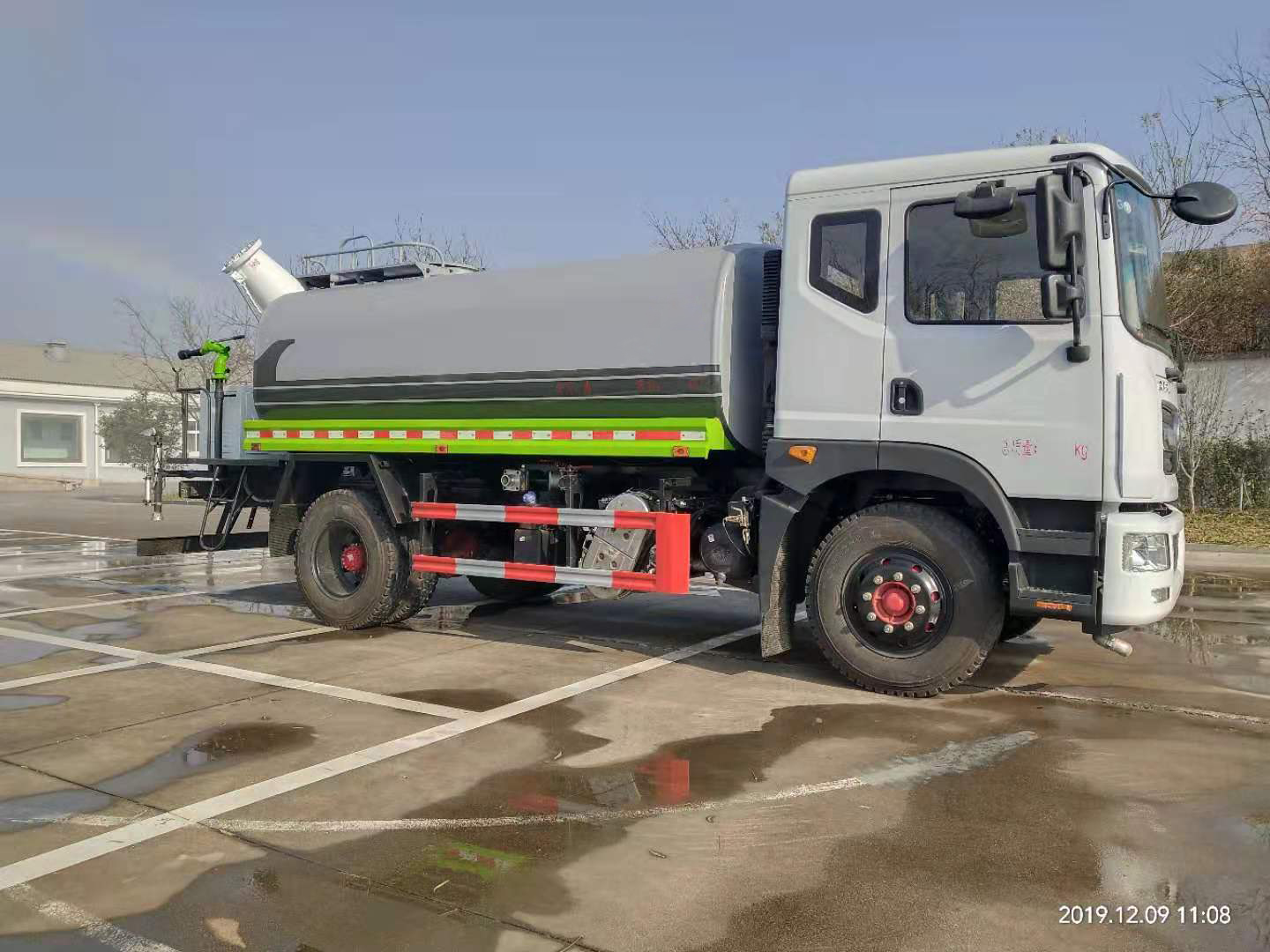 30米東風(fēng)霧炮車綠化噴灑車